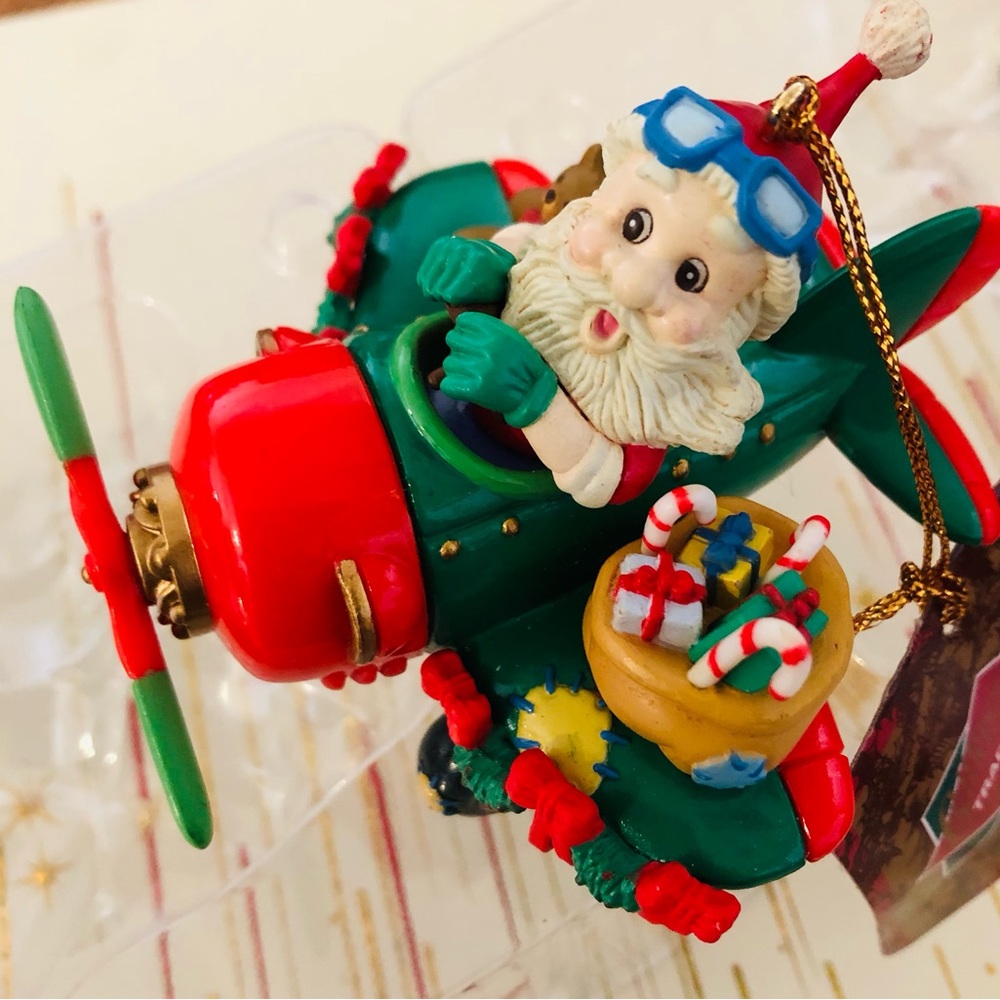 Vintage Matrix Deluxe Motion Ornament, Santa in Airplane, NWT, 2002